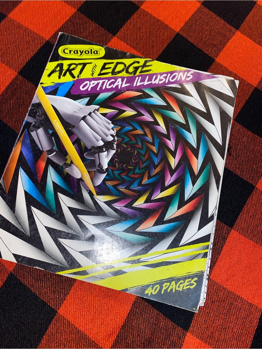 Combo of 2 Crayola optical illusion coloring books total pages 54